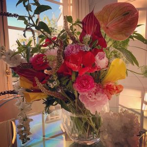 5 Feng Shui Tips For Your Home Flowers at Miranda Kerr's home